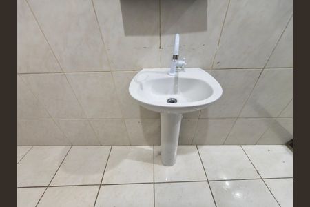 Casa para alugar com 60m², 1 quarto e sem vaga