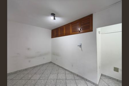 Casa para alugar com 60m², 1 quarto e sem vaga