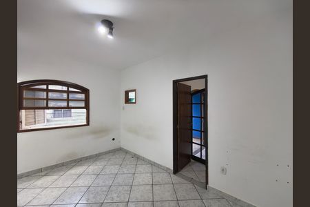 Casa para alugar com 60m², 1 quarto e sem vaga