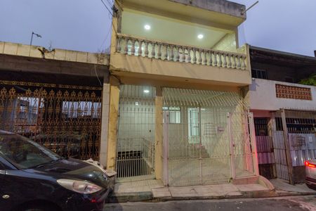 Casa para alugar com 160m², 3 quartos e 1 vaga Casa para alugar com 160m², 3 quartos e 1 vagaFachada