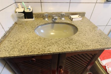 Casa à venda com 250m², 4 quartos e 2 vagasBanheiro social