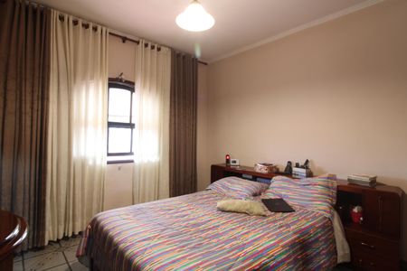 Casa à venda com 250m², 4 quartos e 2 vagasSuíte
