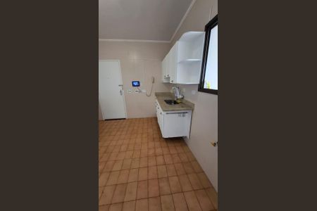 Cozinha de apartamento para alugar com 3 quartos, 150m² em Real Parque, São Paulo