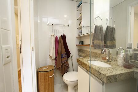 Apartamento à venda com 87m², 2 quartos e 2 vagasBanheiro da Suíte