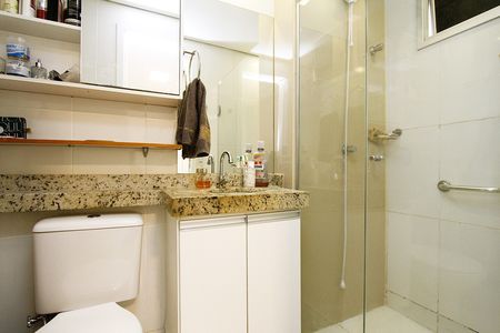 Apartamento à venda com 87m², 2 quartos e 2 vagasBanheiro da Suíte