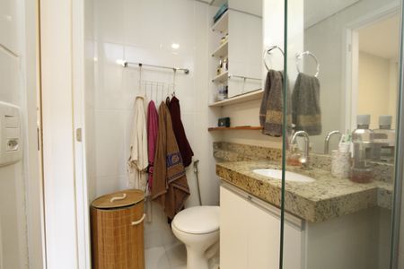 Apartamento à venda com 87m², 2 quartos e 2 vagasBanheiro da Suíte
