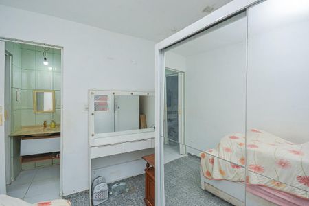 Quarto 1 de apartamento para alugar com 2 quartos, 44m² em Interlagos, São Paulo