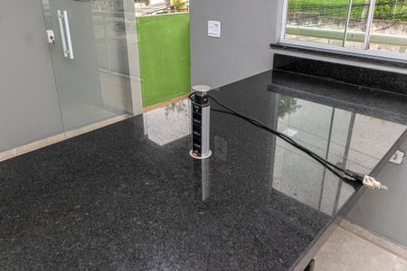 Apartamento para alugar com 45m², 2 quartos e sem vaga Apartamento para alugar com 45m², 2 quartos e sem vagaCozinha - Tomadas de energia