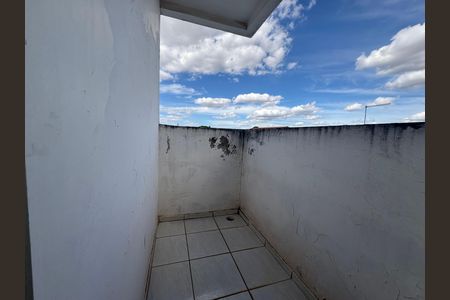 Varanda de casa para alugar com 4 quartos, 130m² em Anhangüera, Goiânia