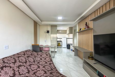 Sala de casa de condomínio para alugar com 2 quartos, 80m² em Vila Caiçara, Praia Grande