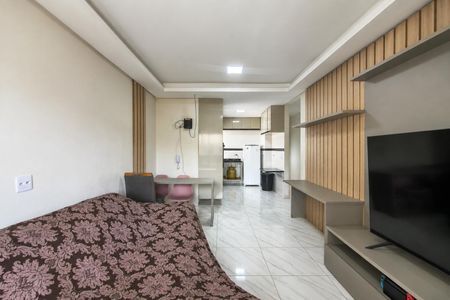Sala de casa de condomínio para alugar com 2 quartos, 80m² em Vila Caiçara, Praia Grande