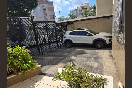 Apartamento para alugar com 100m², 3 quartos e 1 vaga Apartamento para alugar com 100m², 3 quartos e 1 vagaGaragem