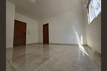 Sala de apartamento para alugar com 3 quartos, 100m² em Santa Rosa, Belo Horizonte