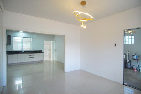 Casa para alugar com 115m², 2 quartos e 3 vagasSala