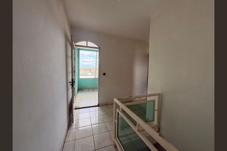 Corredor de casa à venda com 4 quartos, 130m² em Anhangüera, Goiânia