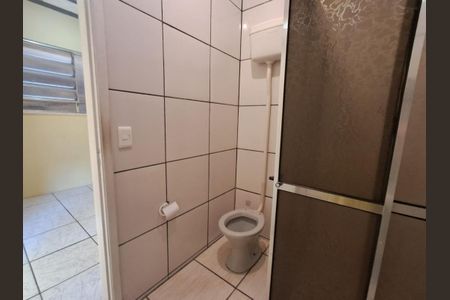 Banheiro de kitnet/studio para alugar com 1 quarto, 40m² em Quarteirão Ingelheim, Petrópolis