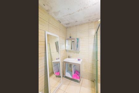 Casa à venda com 260m², 2 quartos e 4 vagas Casa à venda com 260m², 2 quartos e 4 vagasBanheiro