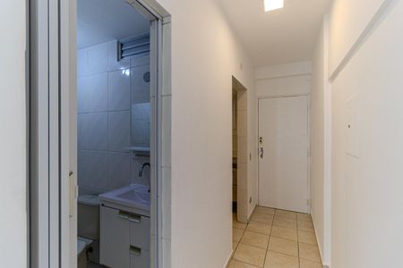 Corredor de Entrada de kitnet/studio para alugar com 1 quarto, 30m² em Santa Cecilia, São Paulo