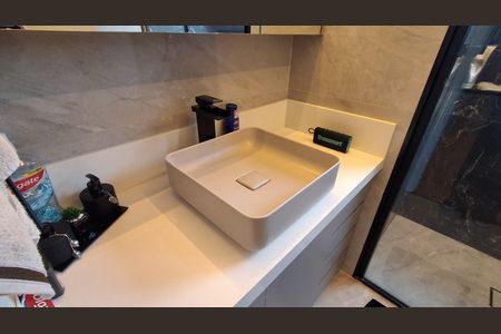 Apartamento à venda com 106m², 3 quartos e 2 vagas Apartamento à venda com 106m², 3 quartos e 2 vagasBanheiro Suíte