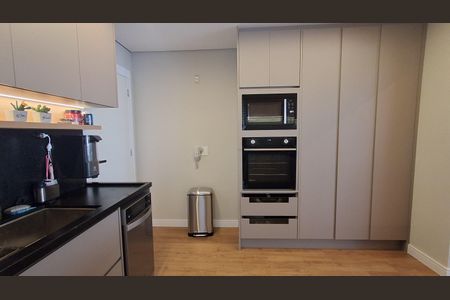 Apartamento à venda com 106m², 3 quartos e 2 vagas Apartamento à venda com 106m², 3 quartos e 2 vagasCozinha