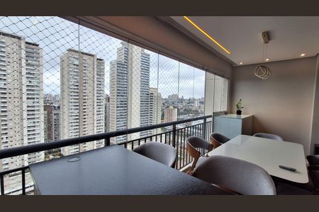Apartamento à venda com 106m², 3 quartos e 2 vagas Apartamento à venda com 106m², 3 quartos e 2 vagasVaranda