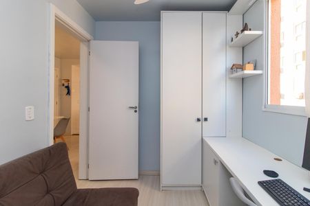 Quarto 1 de apartamento para alugar com 2 quartos, 45m² em Tristeza, Porto Alegre