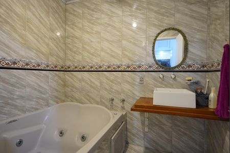 Banheiro da Suíte de casa à venda com 7 quartos, 280m² em Cidade Baixa, Porto Alegre