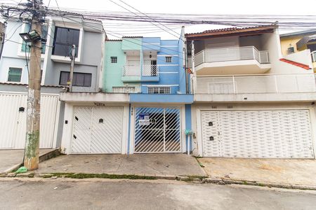 Casa para alugar com 50m², 2 quartos e 1 vaga Casa para alugar com 50m², 2 quartos e 1 vagaFachada + Placa