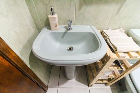 Casa para alugar com 50m², 2 quartos e 1 vaga Casa para alugar com 50m², 2 quartos e 1 vagaBanheiro 2