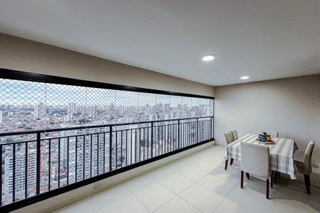 Apartamento à venda com 107m², 2 quartos e 2 vagas Apartamento à venda com 107m², 2 quartos e 2 vagasVaranda da Sala