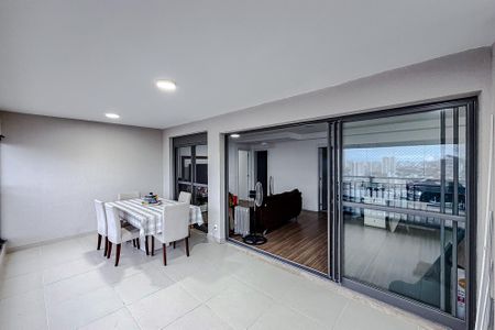 Apartamento à venda com 107m², 2 quartos e 2 vagas Apartamento à venda com 107m², 2 quartos e 2 vagasVaranda da Sala