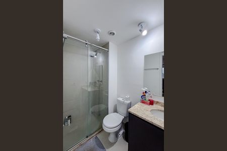 Apartamento à venda com 107m², 2 quartos e 2 vagas Apartamento à venda com 107m², 2 quartos e 2 vagasBanheiro da Suíte