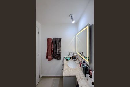 Apartamento à venda com 107m², 2 quartos e 2 vagas Apartamento à venda com 107m², 2 quartos e 2 vagasBanheiro da Suíte 2