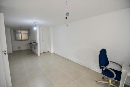 Apartamento à venda com 68m², 1 quarto e sem vaga Apartamento à venda com 68m², 1 quarto e sem vagaSala