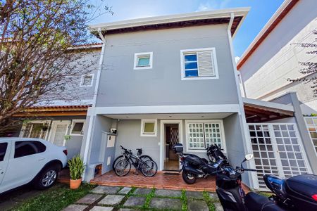 Casa de condomínio à venda com 127m², 2 quartos e 2 vagas Casa de condomínio à venda com 127m², 2 quartos e 2 vagasFachada