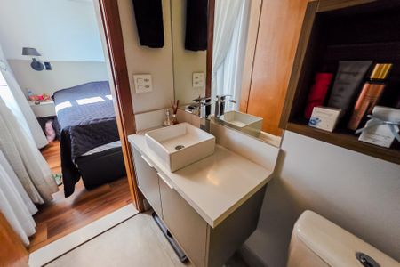 Casa de condomínio à venda com 127m², 2 quartos e 2 vagas Casa de condomínio à venda com 127m², 2 quartos e 2 vagasBanheiro da Suíte 2