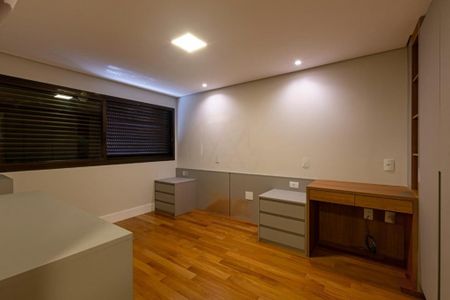 Apartamento à venda com 200m², 3 quartos e 2 vagas