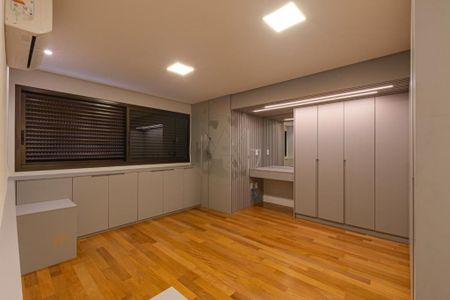Apartamento à venda com 200m², 3 quartos e 2 vagas