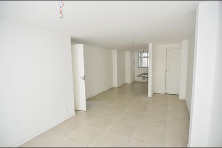 Apartamento à venda com 68m², 1 quarto e sem vaga Apartamento à venda com 68m², 1 quarto e sem vagaSala