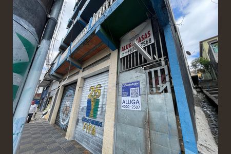 Fachada do bloco de casa para alugar com 1 quarto, 40m² em Jardim Paulo Vi, São Paulo