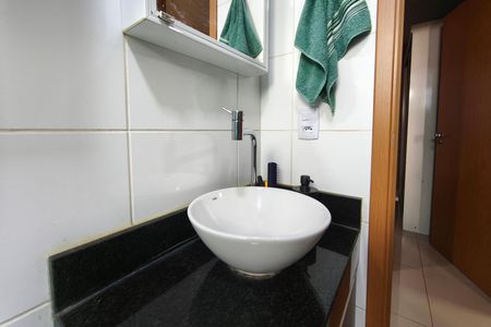 Apartamento à venda com 44m², 2 quartos e 1 vaga Apartamento à venda com 44m², 2 quartos e 1 vagaBanheiro