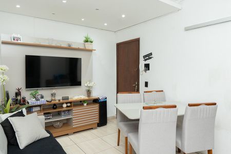Apartamento à venda com 59m², 2 quartos e 1 vaga Apartamento à venda com 59m², 2 quartos e 1 vagaSala