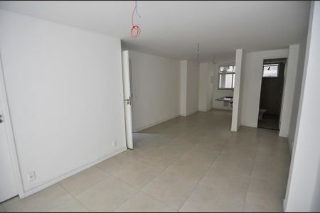Apartamento à venda com 68m², 1 quarto e sem vagaSala