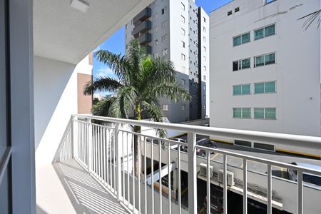 Apartamento à venda com 27m², 1 quarto e sem vaga Apartamento à venda com 27m², 1 quarto e sem vagaVaranda