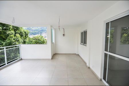 Apartamento à venda com 73m², 1 quarto e 1 vaga Apartamento à venda com 73m², 1 quarto e 1 vagaSala