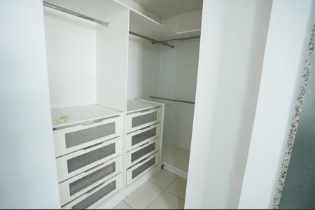 Apartamento para alugar com 68m², 2 quartos e 1 vaga