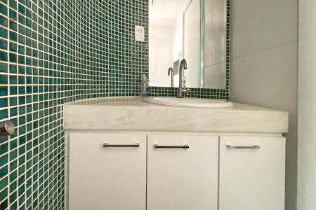 Apartamento à venda com 70m², 2 quartos e 1 vaga Apartamento à venda com 70m², 2 quartos e 1 vagaBanheiro