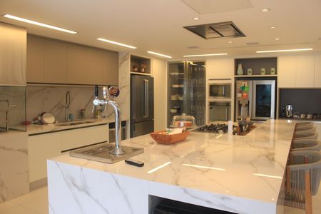 Apartamento à venda com 302m², 4 quartos e 3 vagasCozinha