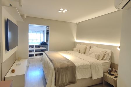 Apartamento à venda com 302m², 4 quartos e 3 vagas Apartamento à venda com 302m², 4 quartos e 3 vagasSuíte 1