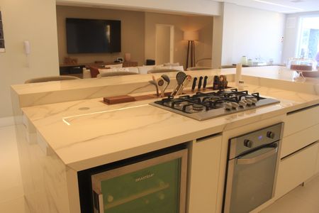 Apartamento à venda com 302m², 4 quartos e 3 vagasCozinha